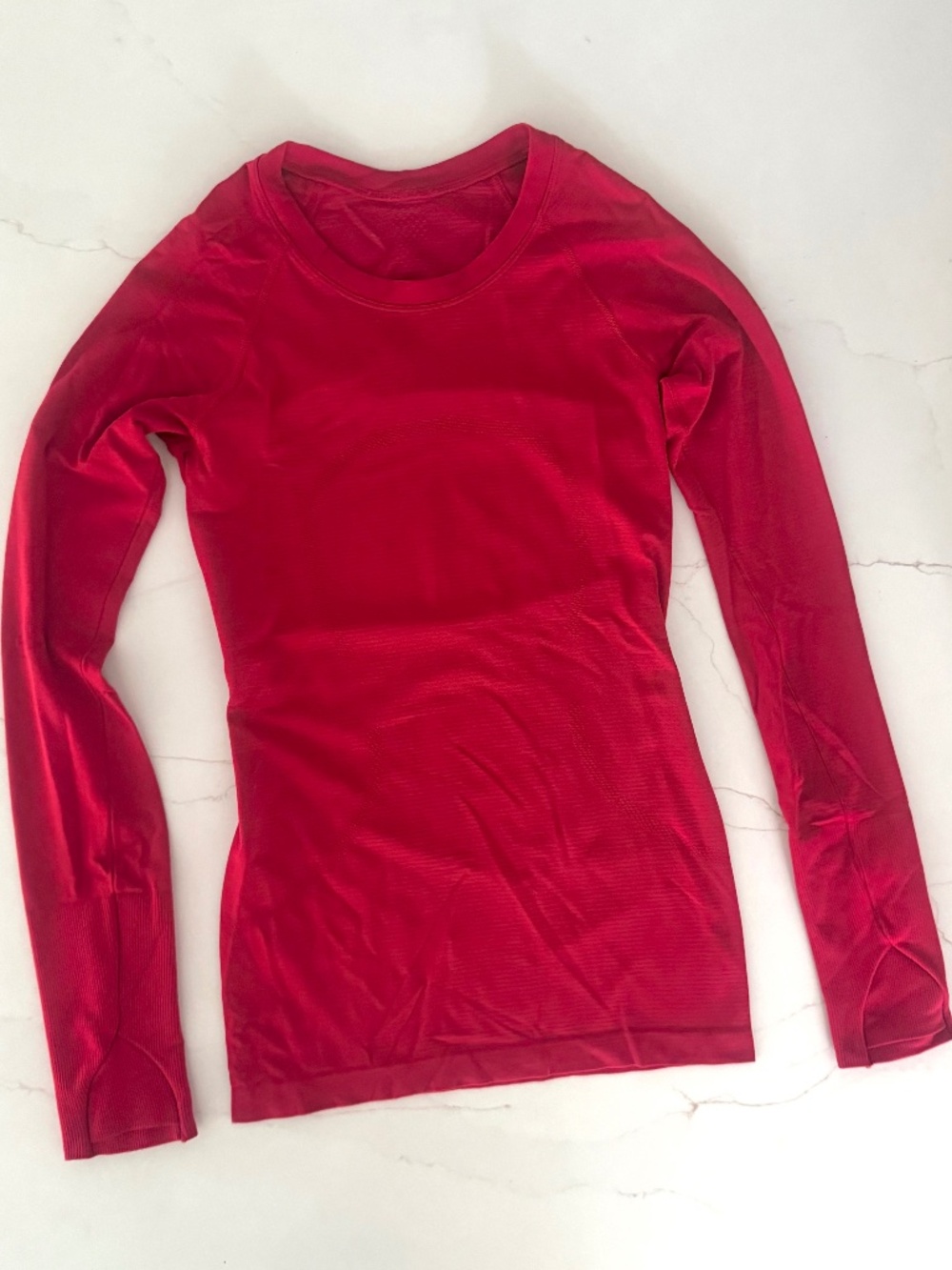 🍋Lululemon Oxford Red Swiftly Tech Long-Sleeve Shirt 2.0 Hip Length, Size 4